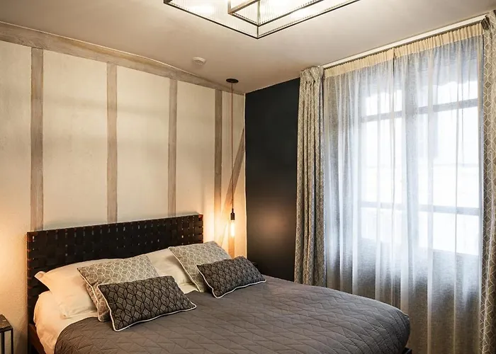 L'arpete, Rue Trivalle カルカソンヌ